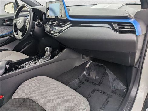 Used 2019 Toyota C-HR XLE FWD image 19