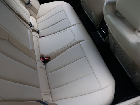 Used 2022 BMW 330i Sedan w/ Premium Package RWD image 16