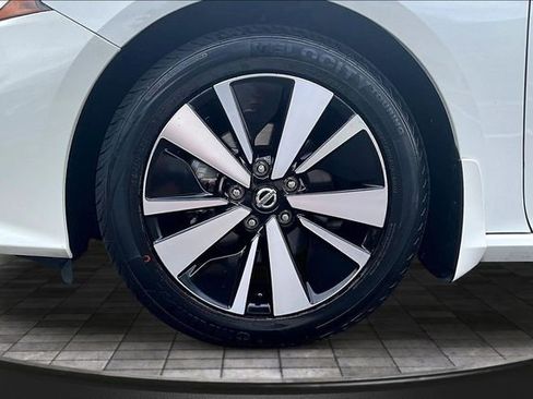 Used 2022 Nissan Altima 2.5 SV FWD image 31