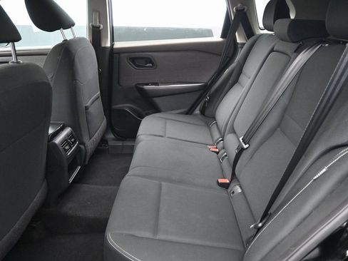 Used 2023 Nissan Rogue S image 26