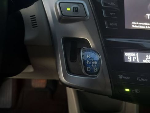 Used 2015 Toyota Prius V Four FWD image 23