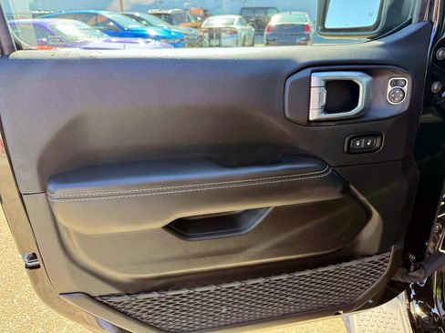 Used 2022 Jeep Wrangler Unlimited Sahara w/ Cold Weather Group image 15