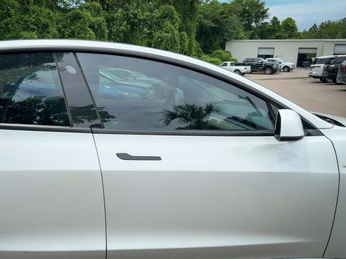 Used 2022 Tesla Model 3 Long Range AWD/4WD image 14