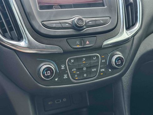 Used 2024 Chevrolet Equinox LT FWD image 32