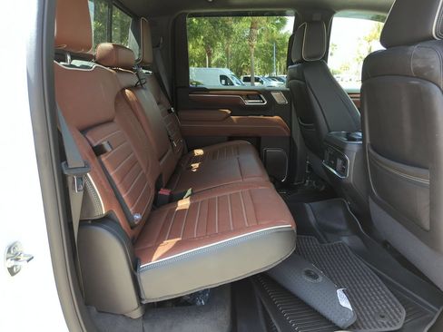 Used 2025 GMC Sierra 2500 Denali Ultimate AWD/4WD image 23