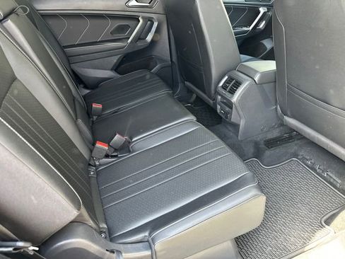 Used 2023 Volkswagen Tiguan SE image 27