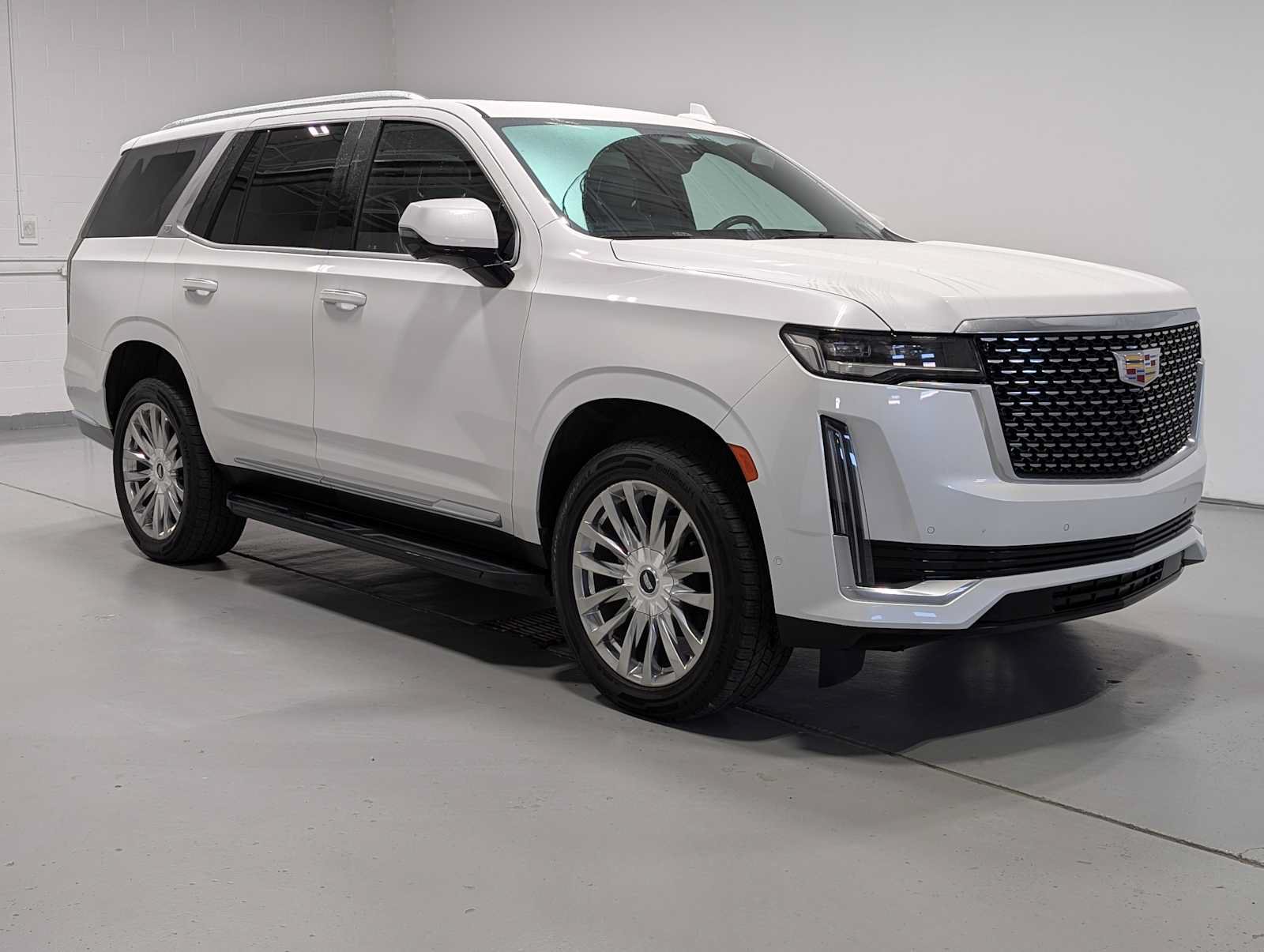 Used 2023 Cadillac Escalade Premium Luxury AWD/4WD image 6