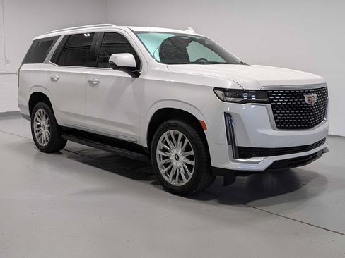 Used 2023 Cadillac Escalade Premium Luxury AWD/4WD image 6