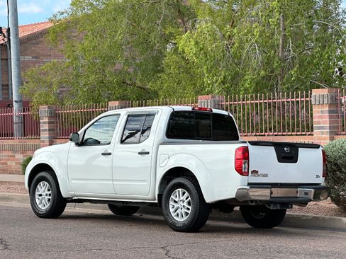 Used 2019 Nissan Frontier SV image 4