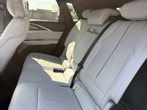 Used 2024 Cadillac Lyriq Sport AWD/4WD image 15