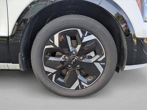 Used 2025 Kia Niro Wind FWD image 23