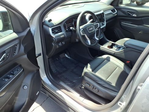 Used 2023 GMC Acadia SLT w/ Elevation Edition AWD/4WD image 10