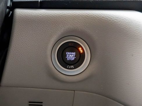 Used 2023 Chrysler Voyager LX image 21