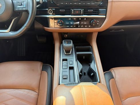 Used 2023 Nissan Pathfinder Platinum FWD image 26