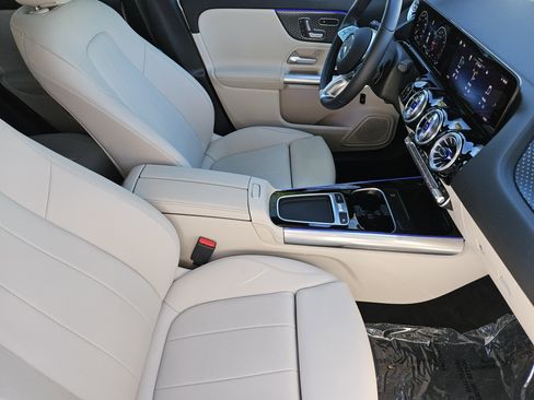 Used 2025 Mercedes-Benz GLA 250 image 15