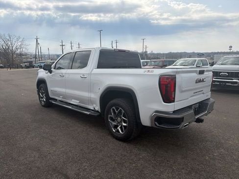 Used 2023 GMC Sierra 1500 SLT w/ SLT Premium Package image 2