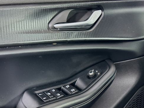 Used 2023 Jeep Grand Cherokee L Laredo image 15