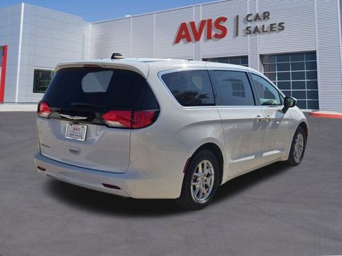 Used 2023 Chrysler Voyager LX image 6