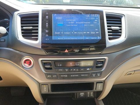 Used 2017 Honda Pilot EX-L image 18
