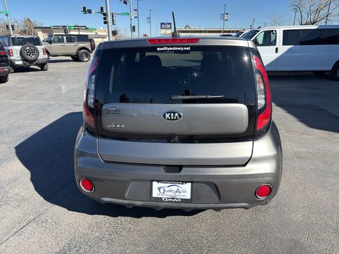Used 2017 Kia Soul + image 7