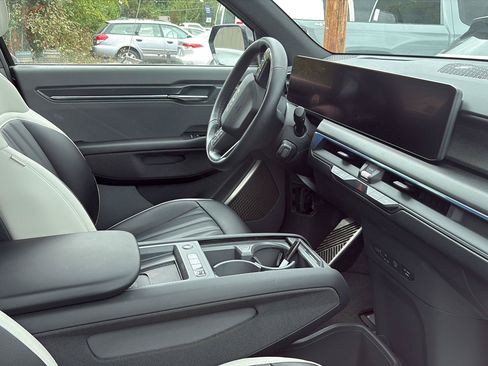 Used 2024 Kia EV9 GT-Line AWD/4WD image 5