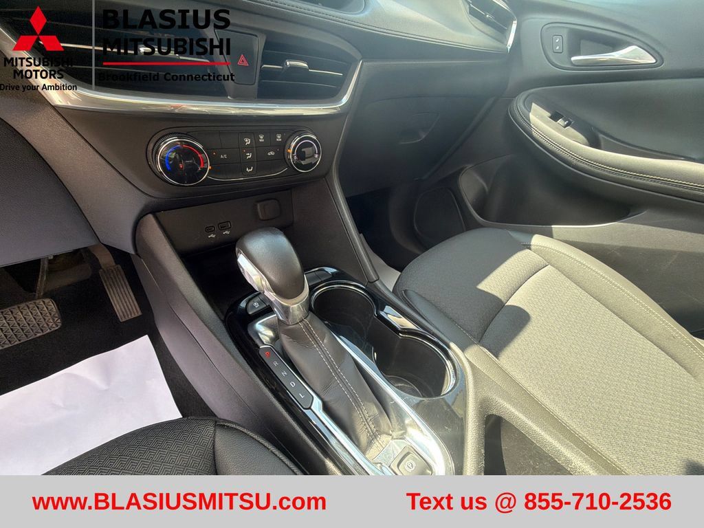 Used 2024 Buick Encore GX Preferred FWD image 24