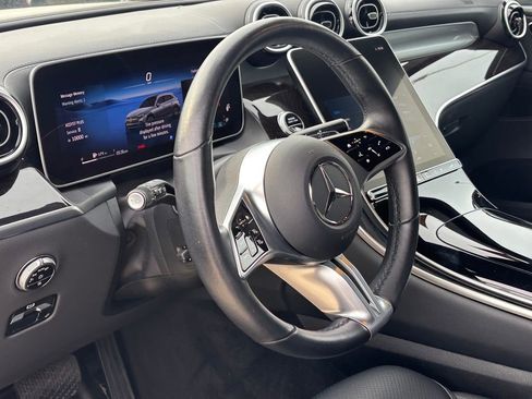Used 2024 Mercedes-Benz GLC 300 image 7