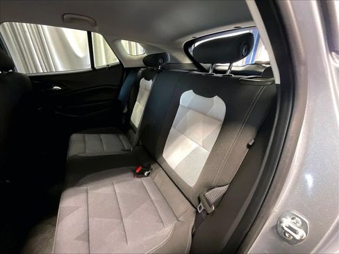 Used 2024 Chevrolet Trax LS w/ LS Convenience Package FWD image 15