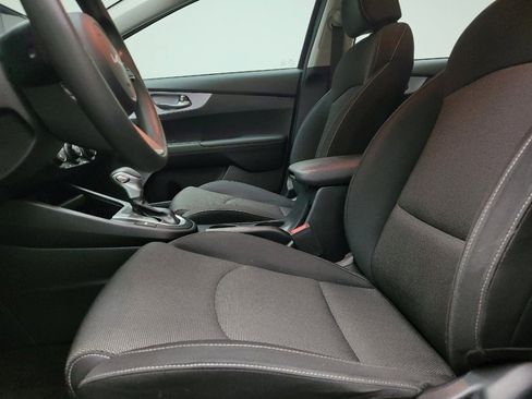 Used 2022 Kia Forte LXS FWD image 17