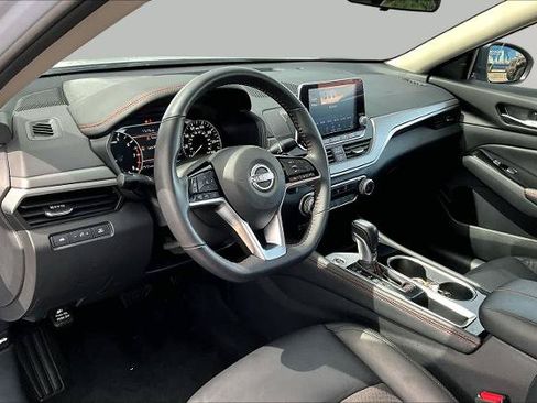 Certified 2024 Nissan Altima 2.5 SR FWD image 17