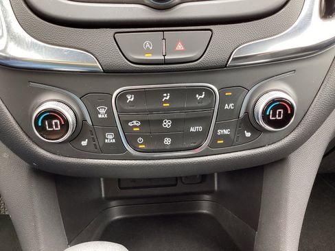 Used 2024 Chevrolet Equinox LT AWD/4WD image 23