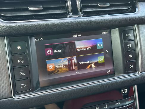 Used 2016 Jaguar XF S AWD/4WD image 36