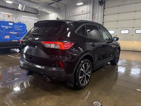 Used 2022 Ford Escape SEL w/ SEL Stealth AWD Package image 10
