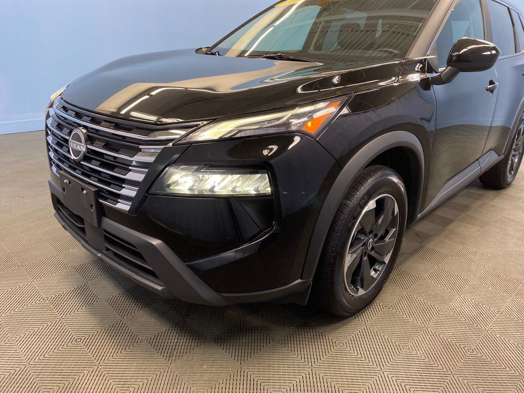 Used 2025 Nissan Rogue SV AWD/4WD image 48