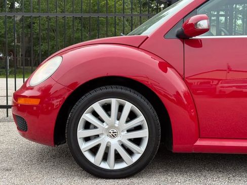 Used 2009 Volkswagen Beetle Convertible FWD image 21