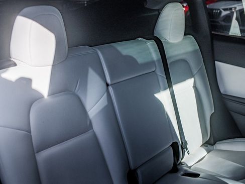 Used 2020 Tesla Model Y Long Range image 34