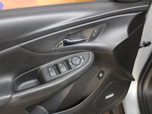 Used 2017 Chevrolet Volt Premier FWD image 13