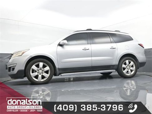 Used 2017 Chevrolet Traverse LT w/ Style and Technology Package image 14