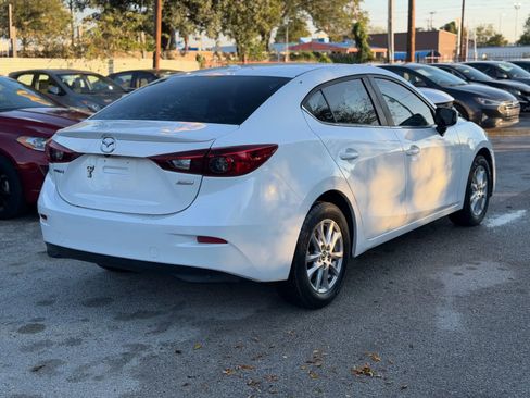 Used 2016 MAZDA MAZDA3 i Touring w/ Popular Equipment Package FWD image 9