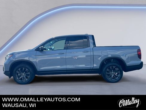 Used 2023 Honda Ridgeline Sport image 2