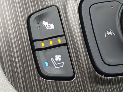 Used 2022 GMC Acadia SLT w/ Preferred Package image 25