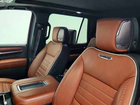 Used 2023 GMC Yukon Denali Ultimate w/ LPO, Floor Liner Package image 22