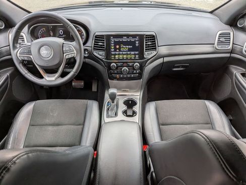 Certified 2022 Jeep Grand Cherokee Laredo X image 22