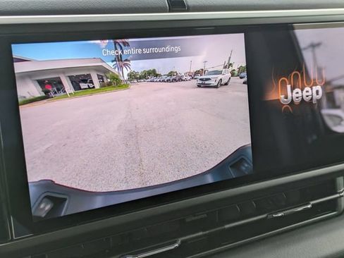 Used 2025 Jeep Gladiator Sport AWD/4WD image 27