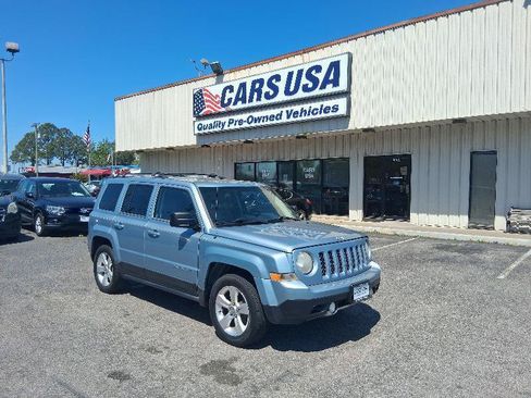 Used 2013 Jeep Patriot Limited w/ Sun/Sound Group FWD image 11
