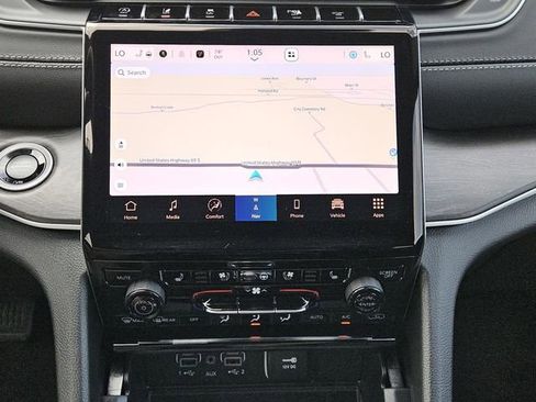 New 2025 Jeep Grand Cherokee Limited w/ Luxury Tech Group II image 13