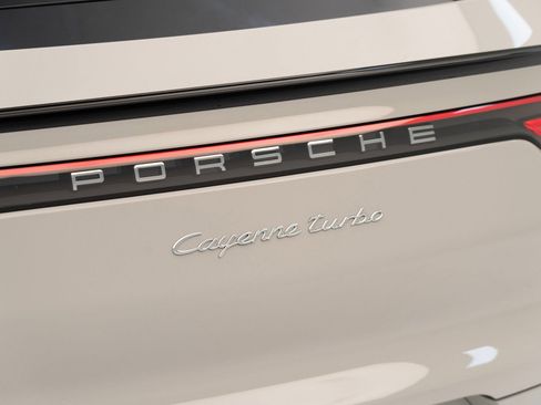 Used 2023 Porsche Cayenne Turbo image 13