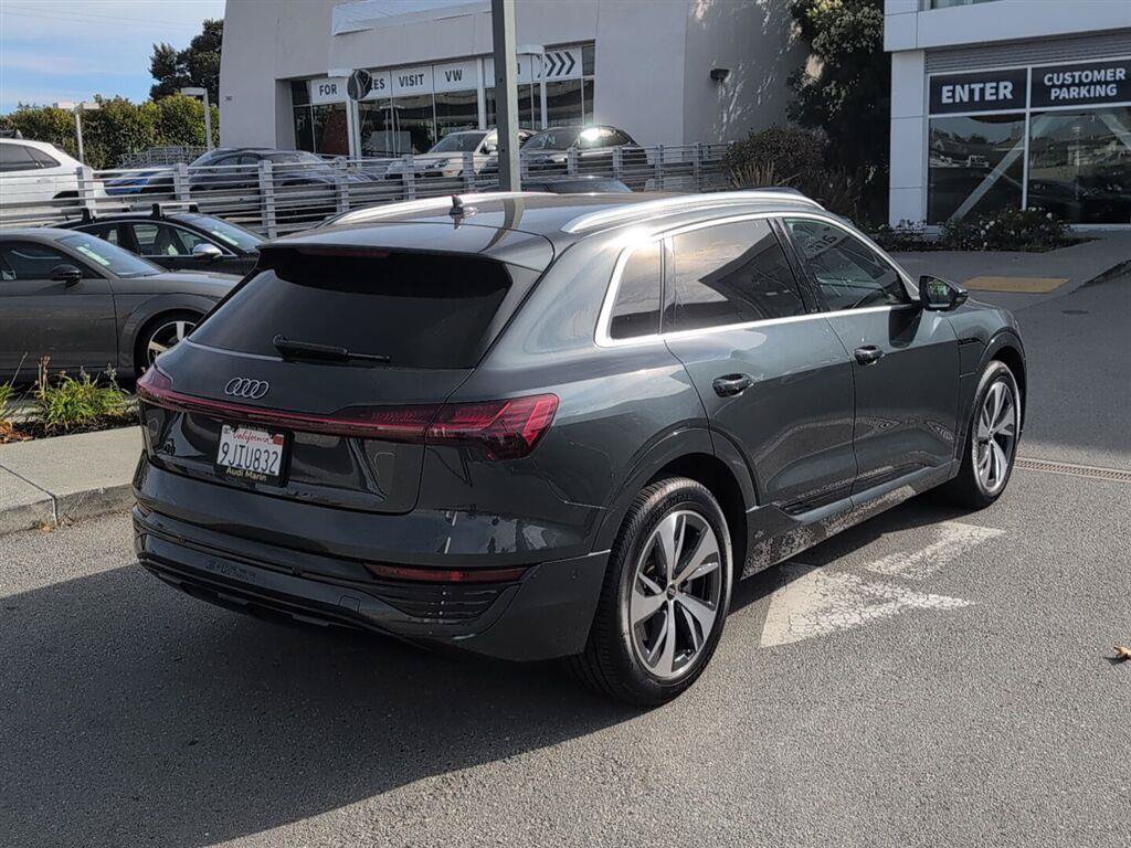 Used 2024 Audi Q8 e-tron Premium Plus AWD/4WD image 5