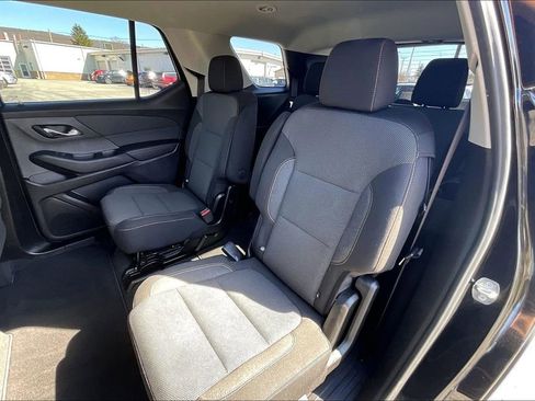 Used 2021 Chevrolet Traverse LT image 23