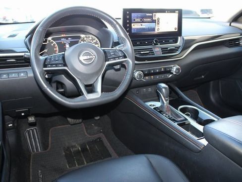 Used 2023 Nissan Altima 2.5 SR w/ SR Premium Package image 5